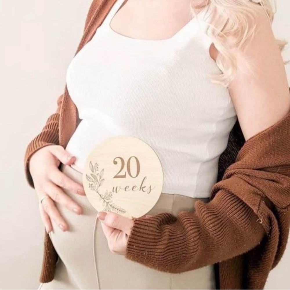 Pregnancy milestone wooden signs, weeks